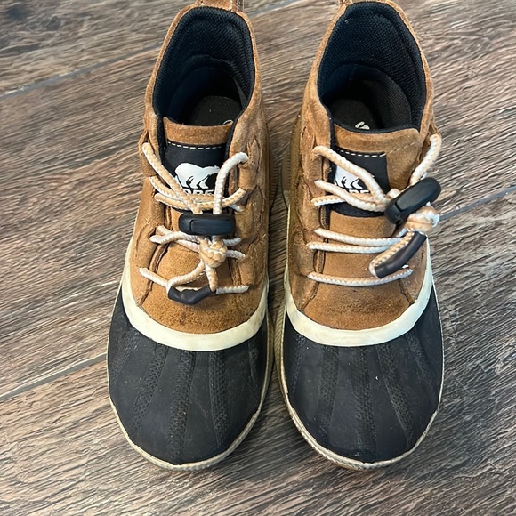 SOREL Youth Out 'N About Classic Boots - Picture 1 of 4